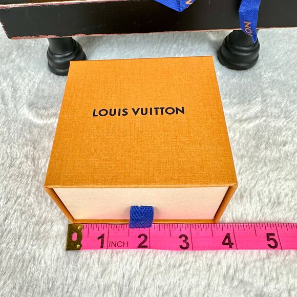 Louis Vuitton Box, Shopping Bag with ribbon and gift note tag Gift Set - Picture 3 of 4